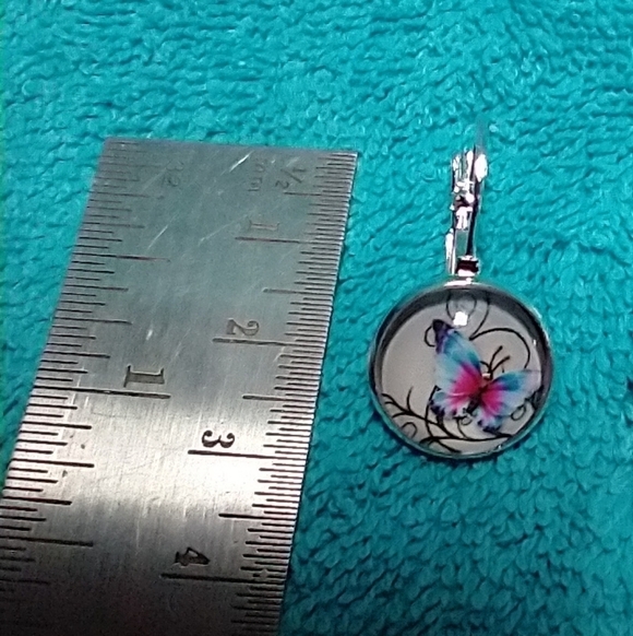 Silvertone butterfly wire pierced lever earrings - Picture 3 of 5